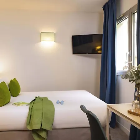 Hotel Louis Blanc Paryż