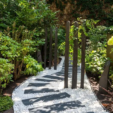 Louis Blanc Hotel 3*