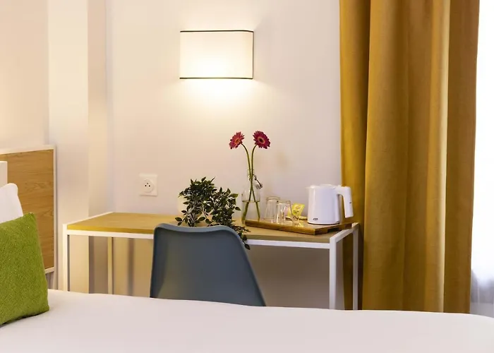 Louis Blanc Hotel 3*