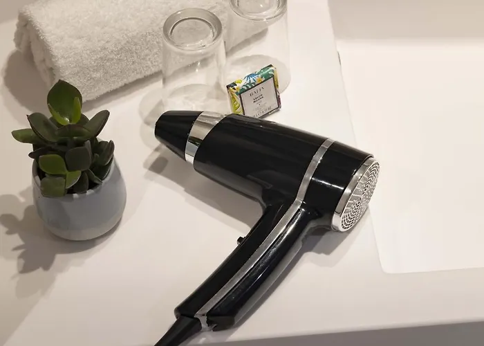 Louis Blanc Hotel 3*