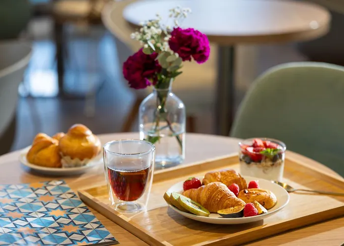 Louis Blanc Hotel Paris