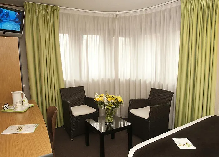 Hotel Louis Blanc Paris