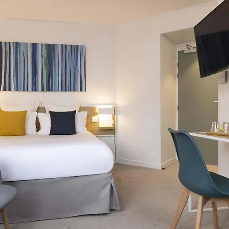 Louis Blanc Hotel Paris