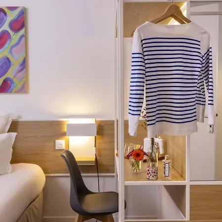 Hotel Louis Blanc Paris