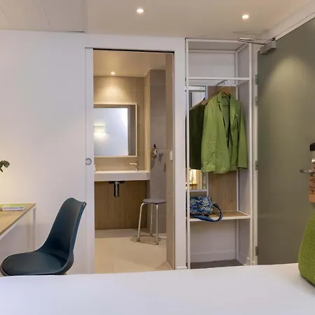 Louis Blanc Hotel Paris