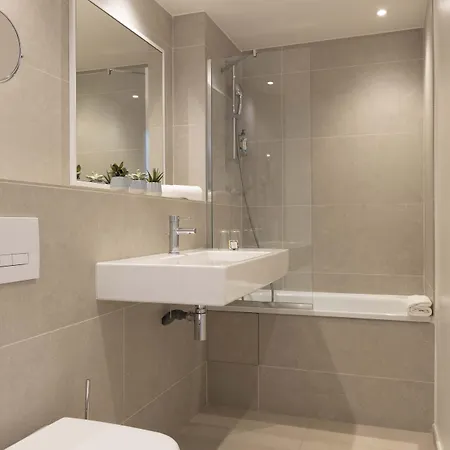 Louis Blanc 3* París