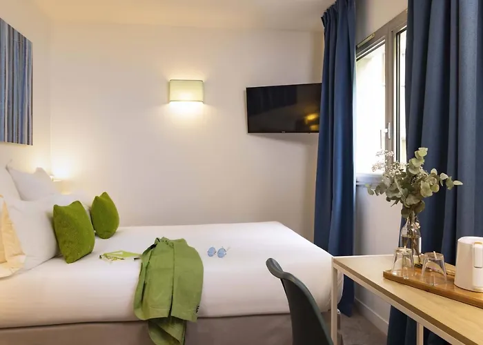 Hotel Louis Blanc Paris