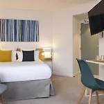 Louis Blanc Hotel Paris
